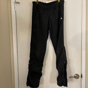 Lululemon Low‑Rise Athletic Pants – XS Fit, Zipper Leg Ends, Elastic Waist